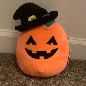 Paige the pumpkin squishmallow